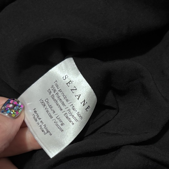 Elegant Black Sleeveless Dress - Picture 5 of 5